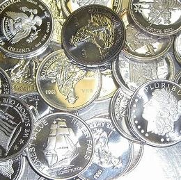 gold and silver rounds