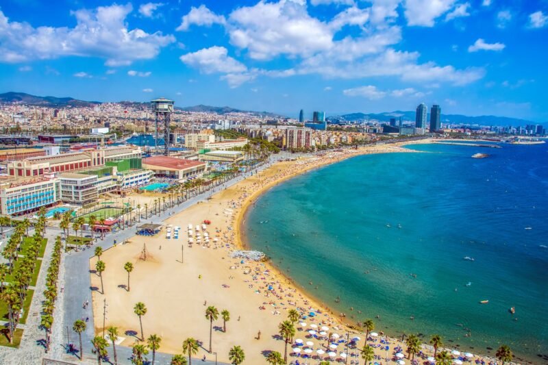 barcelona spain cheap flights, barcelona award flights, barcelona spain adventures, barcelona things to do, travel packages