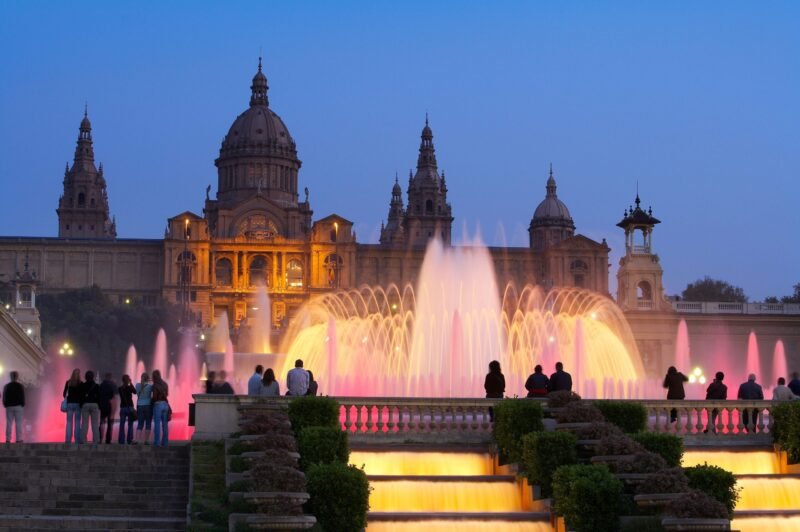 barcelona spain cheap flights, barcelona award flights, barcelona spain adventures, barcelona things to do, travel packages