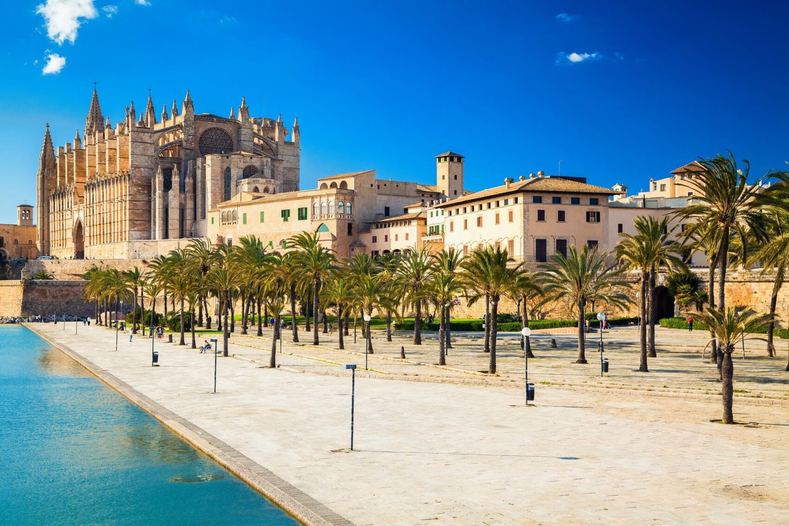 majorca spain cheap flights, award flights, adventures, things to do, travel deals, travel packages