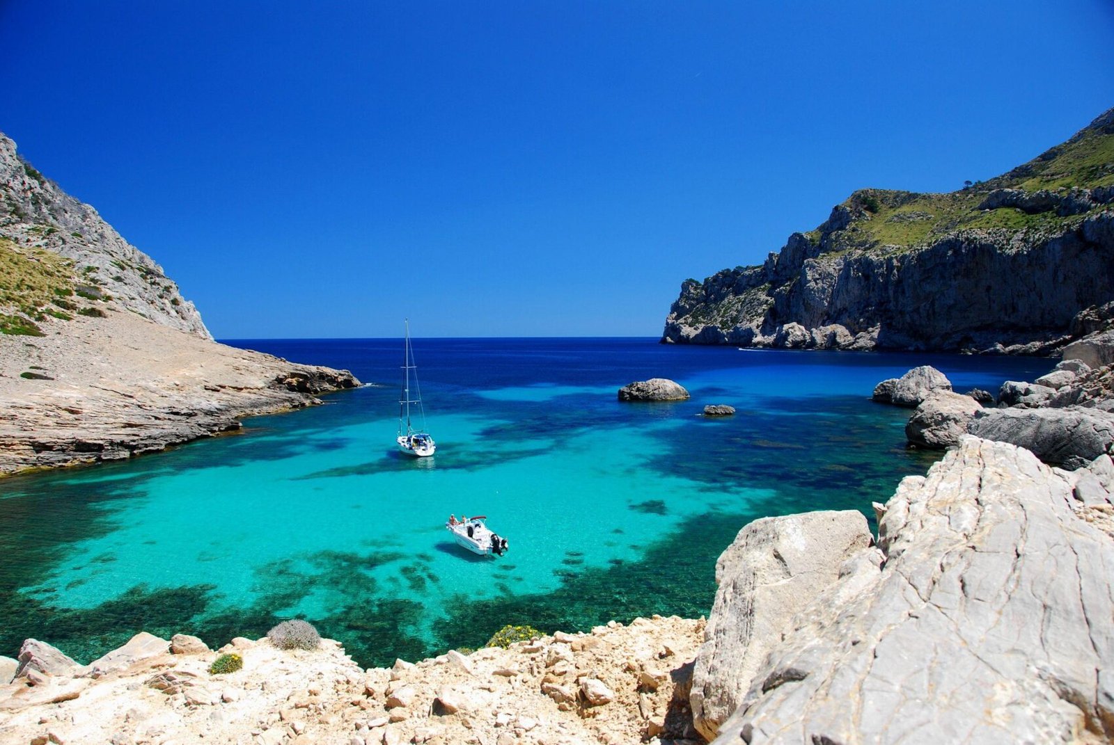 majorca spain cheap flights, award flights, adventures, things to do, travel deals, travel packages